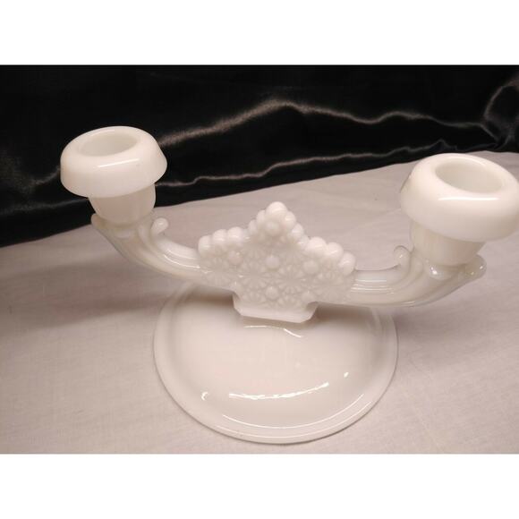 Vtg Fenton Daisy and Button Console Bowl Set With 2 Double Light Candlesticks - Picture 4 of 12